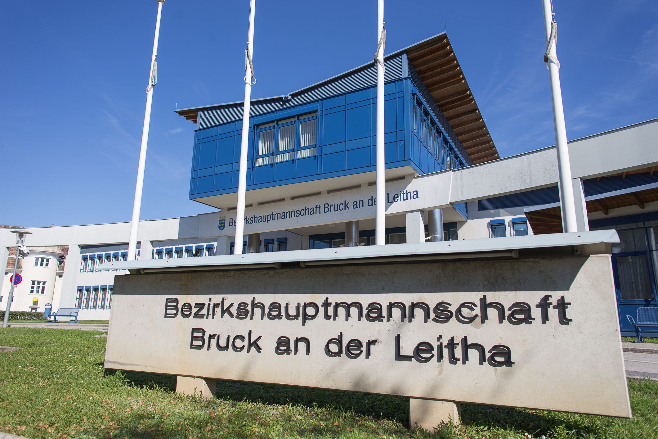 Die Bezirkshauptmannschaft in Bruck an der Leitha.