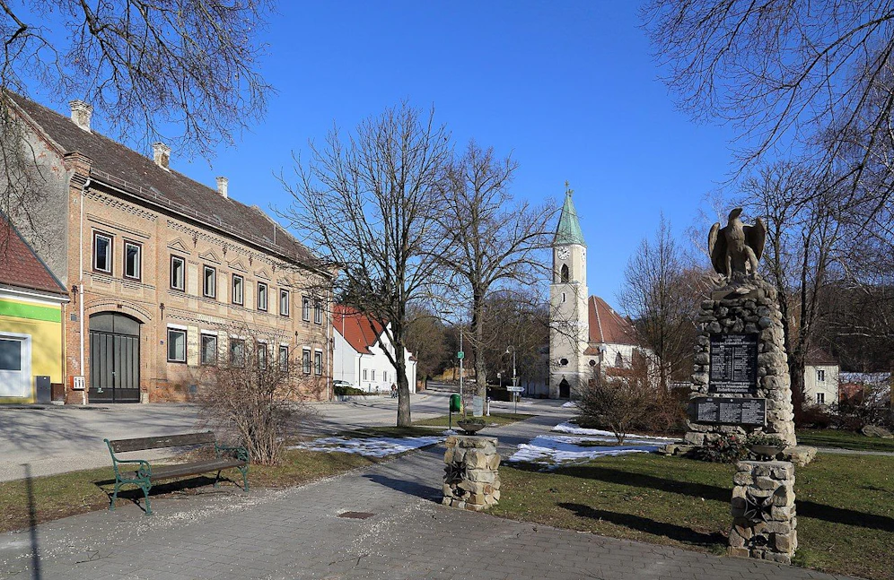 Das Ortszentrum von Niederkreuzstetten.