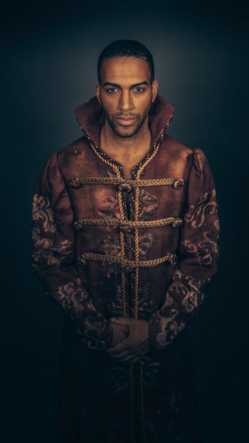 Cesár Sampson spielt nun Dracula auf der Musical-Bühne 