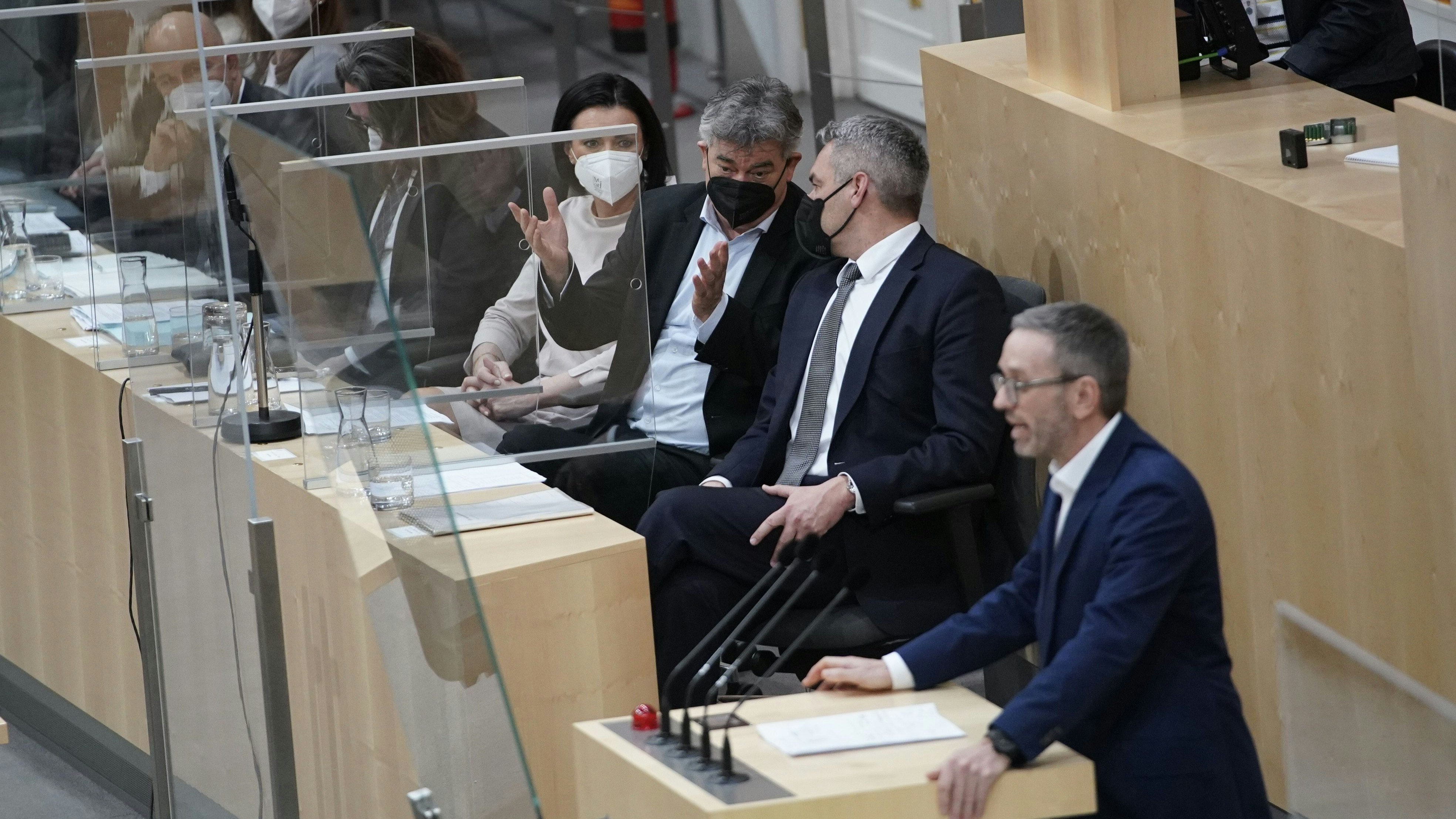 Tag der Entscheidung: Im Parlament ging es ordentlich zur Sache.
