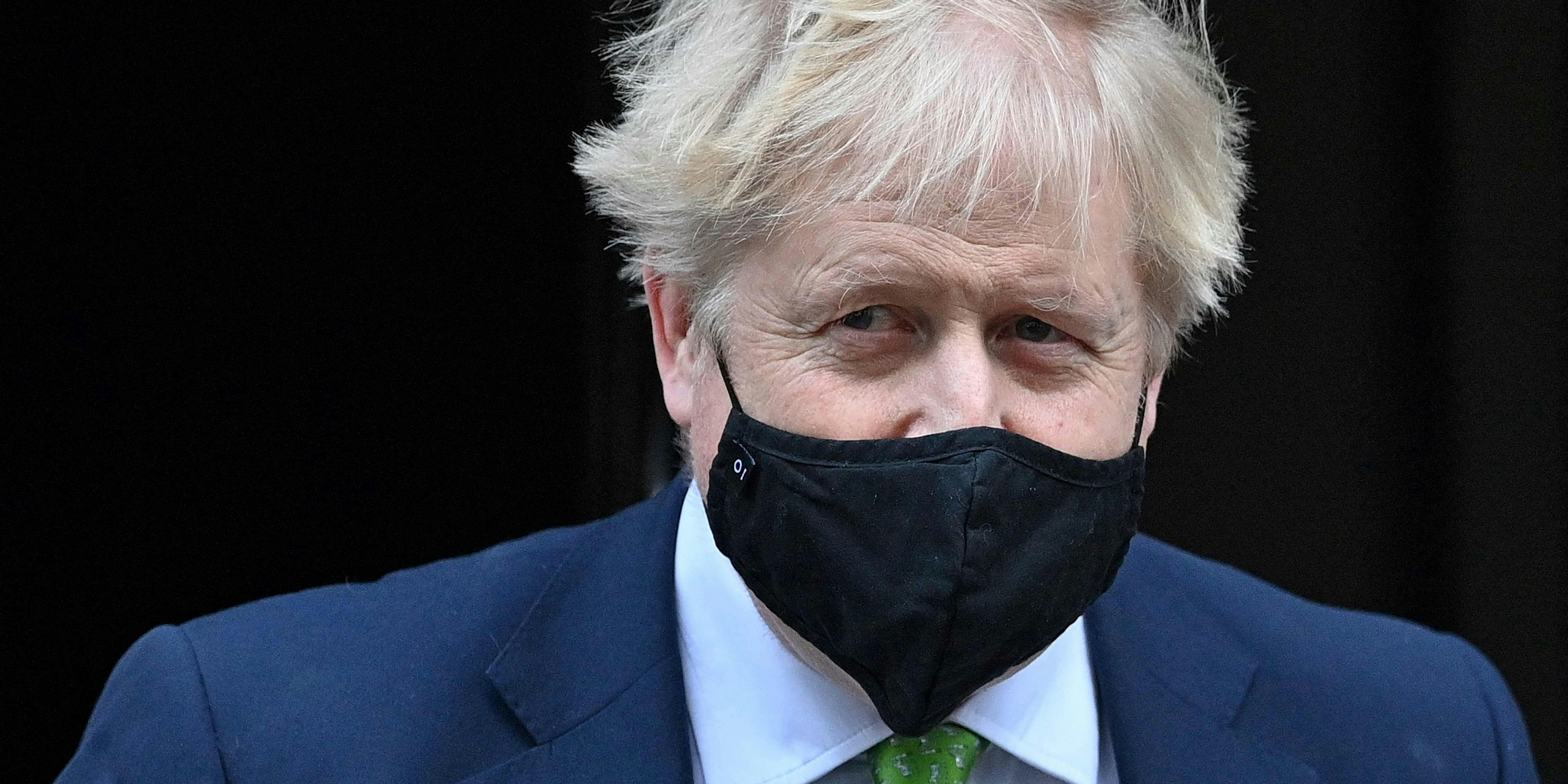 Die jüngste Tochter des britischen Premiers hat sich mit dem Coronavirus angesteckt.