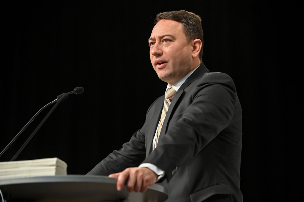 Haimbuchner war selbst schwer an Corona erkrankt und läuft nun gegen die Impfpflicht Sturm. 