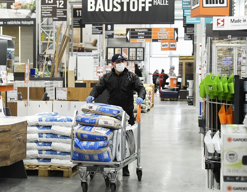 Der Einzelhandel muss 2G kontrollieren. Ungeimpfte dürfen zwar einkaufen, aber nicht alle Produkte erstehen. (Symbolbild)