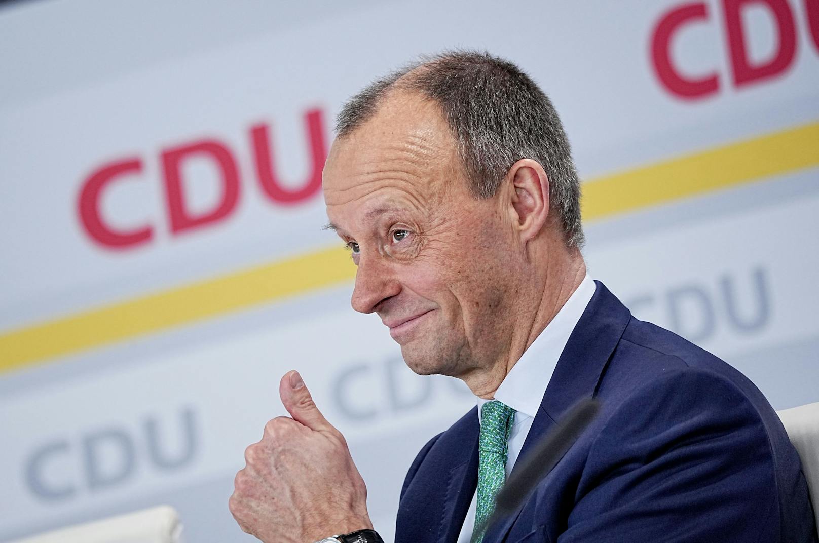 Nehammer gratuliert – Merz zum neuen CDU-Chef gewählt