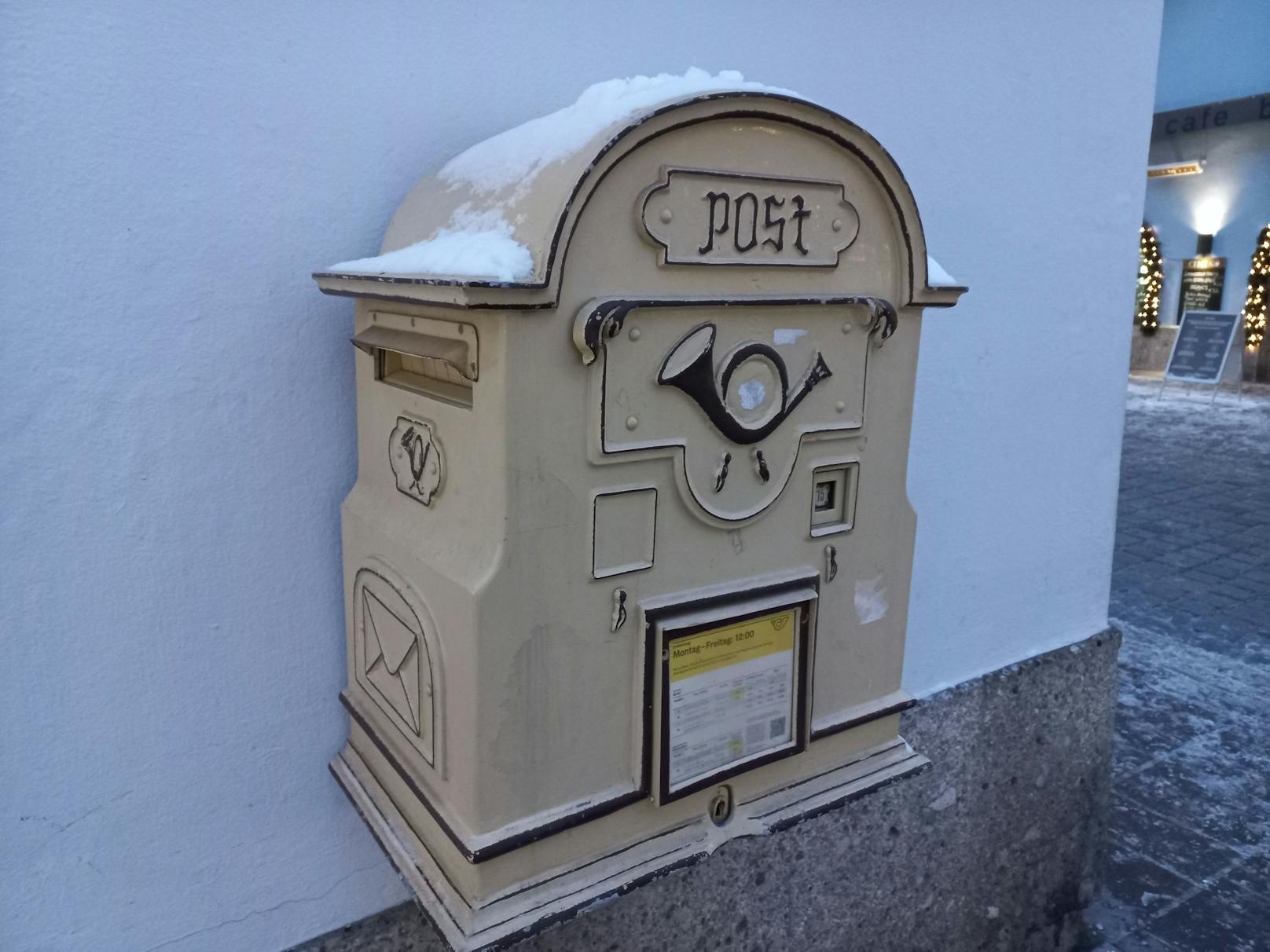 Nostalgie pur - ein Briefkasten in der Gamsstadt