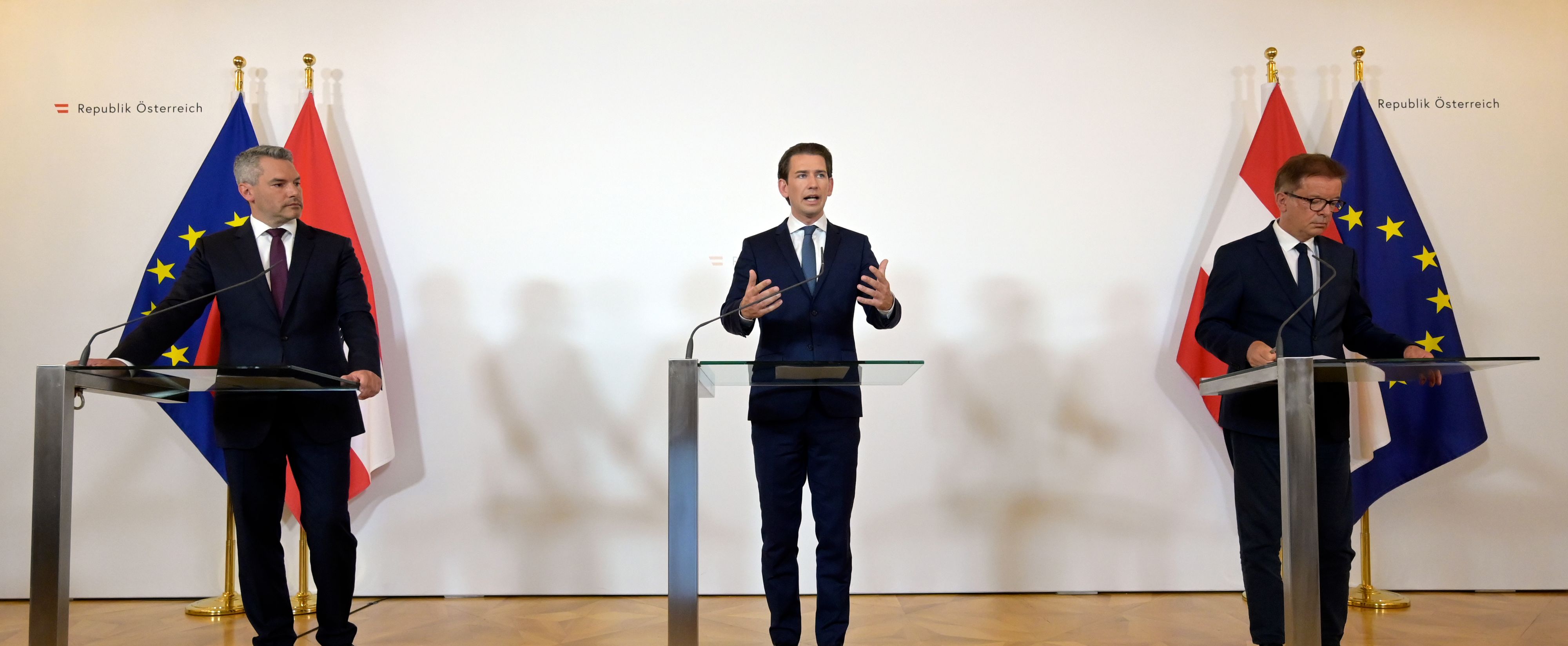 Bundeskanzler Nehammer und Alt-Kanzler Kurz.