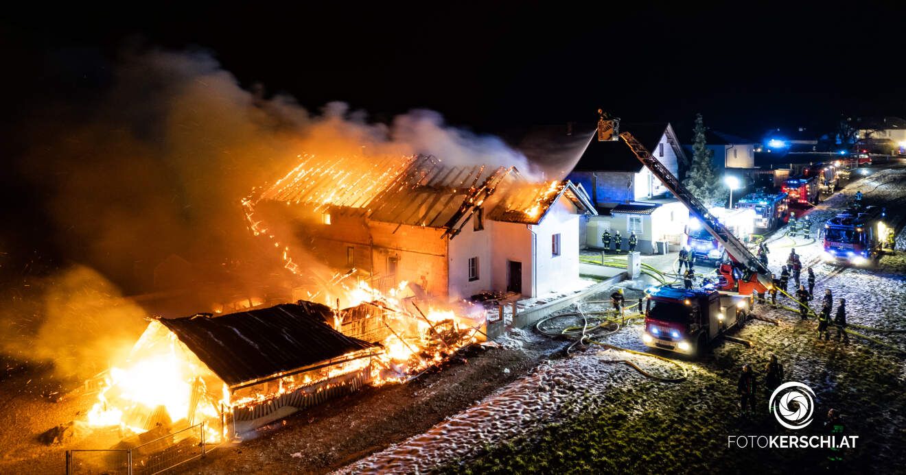 Wohnhaus bei Brand zerstört.