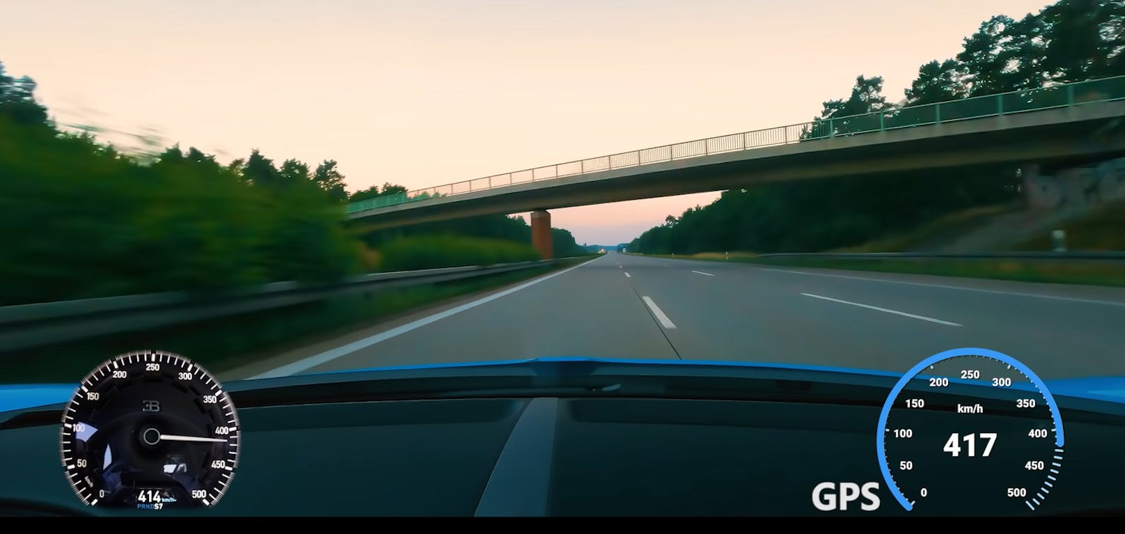 Im Juli 2021 fuhr Radim Passer mit seinem Bugatti Chiron von Berlin nach Hannover.