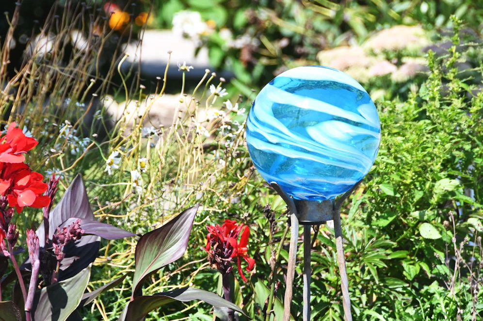 Zwei Pensionisten stahlen Keramikkunst aus einem Garten.