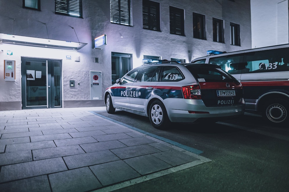 Die Polizei musste in den Nachtstunden ausrücken. Symbolbild. 