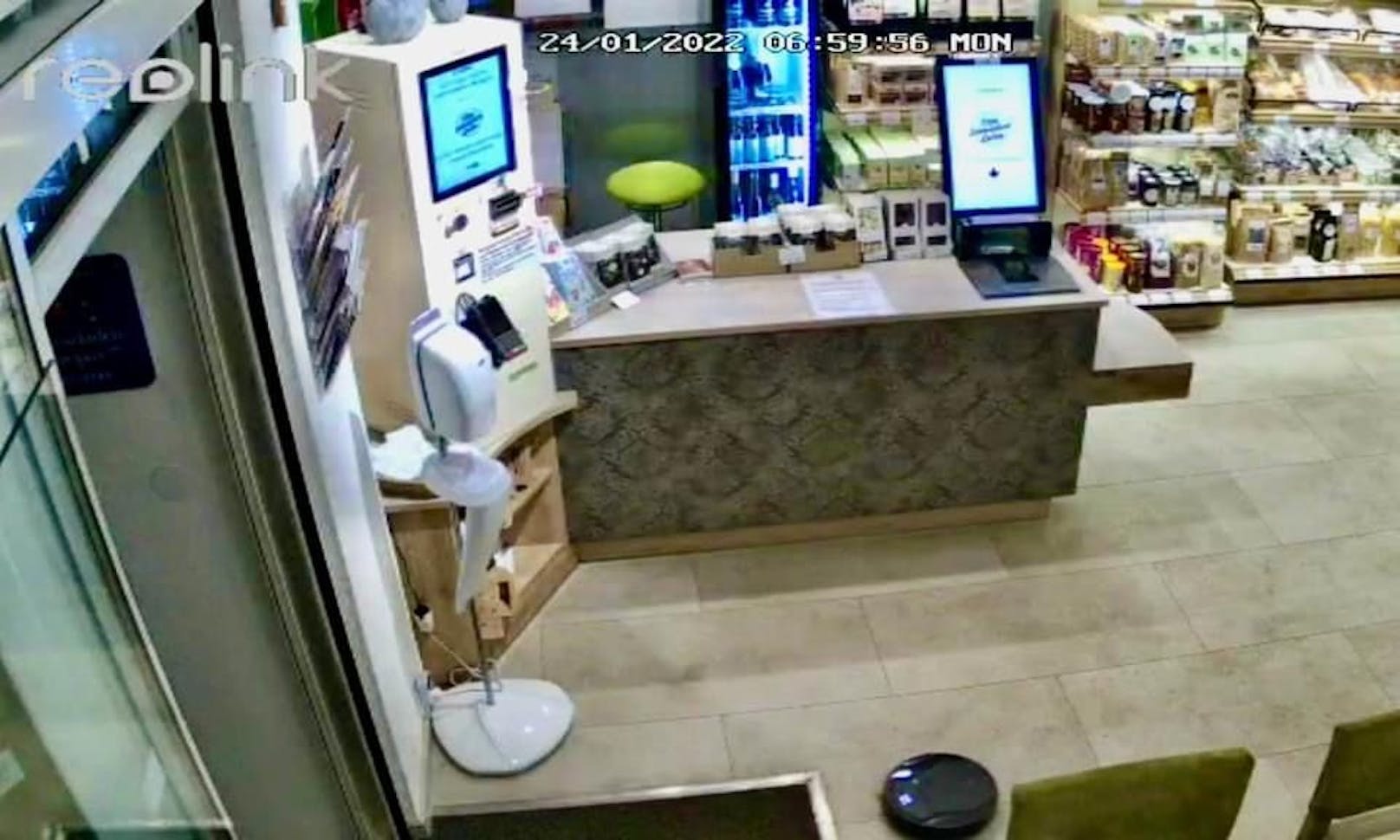 Video – Saug-Roboter Fluffy flüchtet aus Shop in NÖ