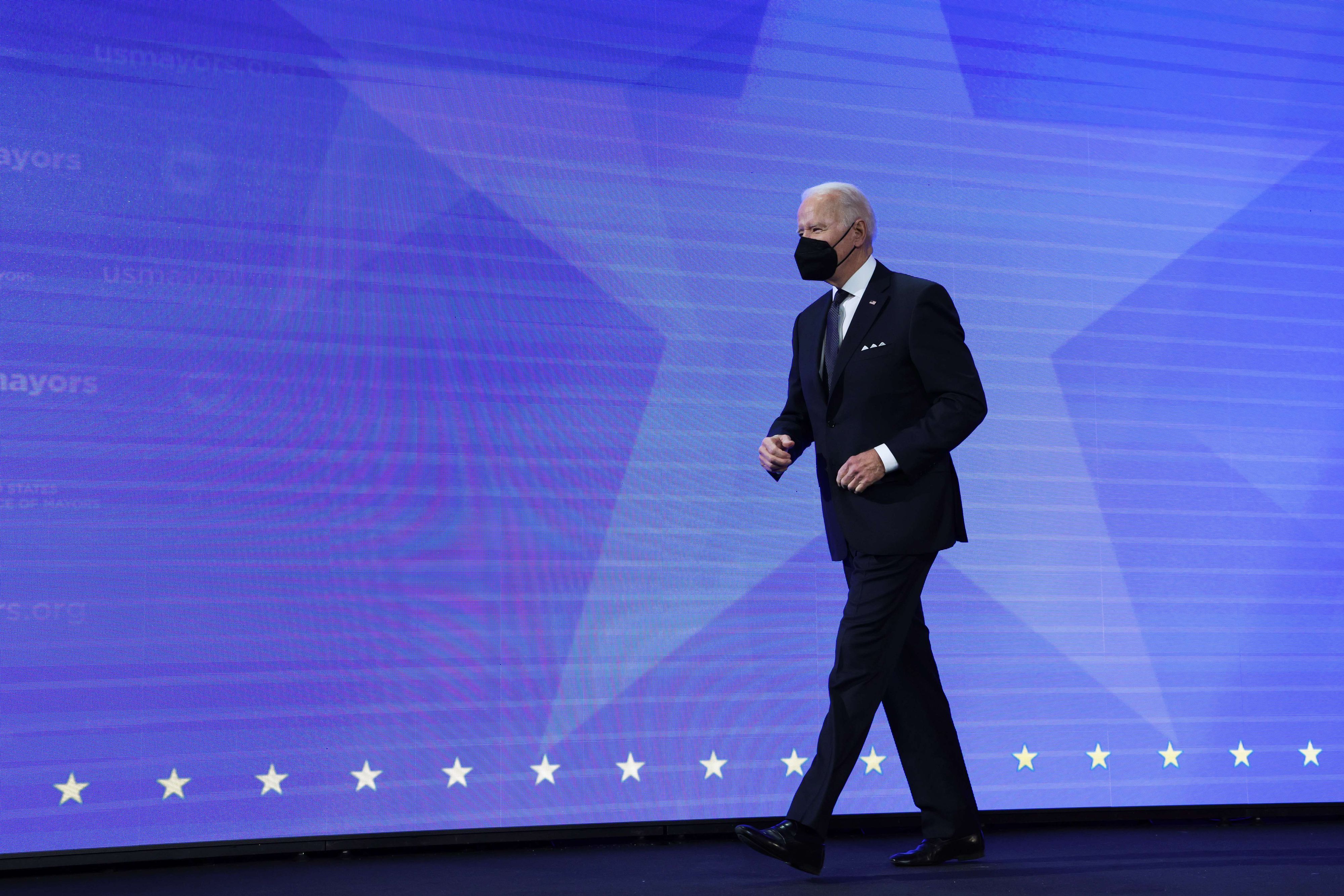 Die USA zieht Botschafter ab und will Soldaten in Stellung bringen. 