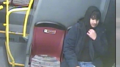 Dieser Mann wird von der Polizei gesucht.