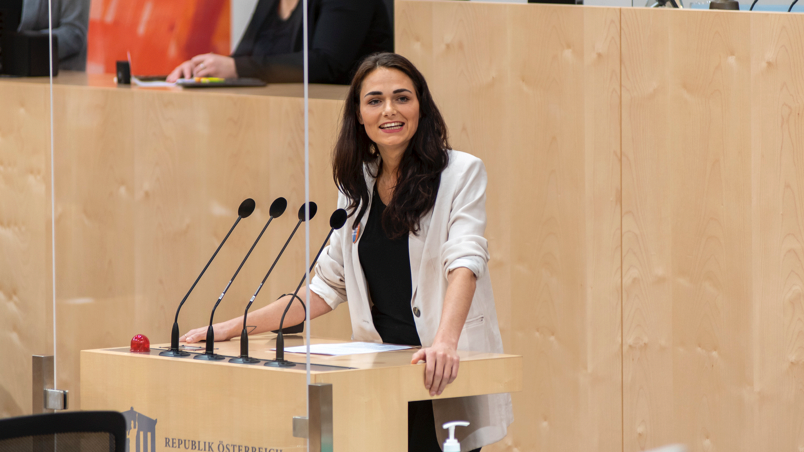 Als Erste und Einzige der Grünen nimmt Barbara Nessel Mittwoch am Schülerstreik gegen die mündliche Matura teil.