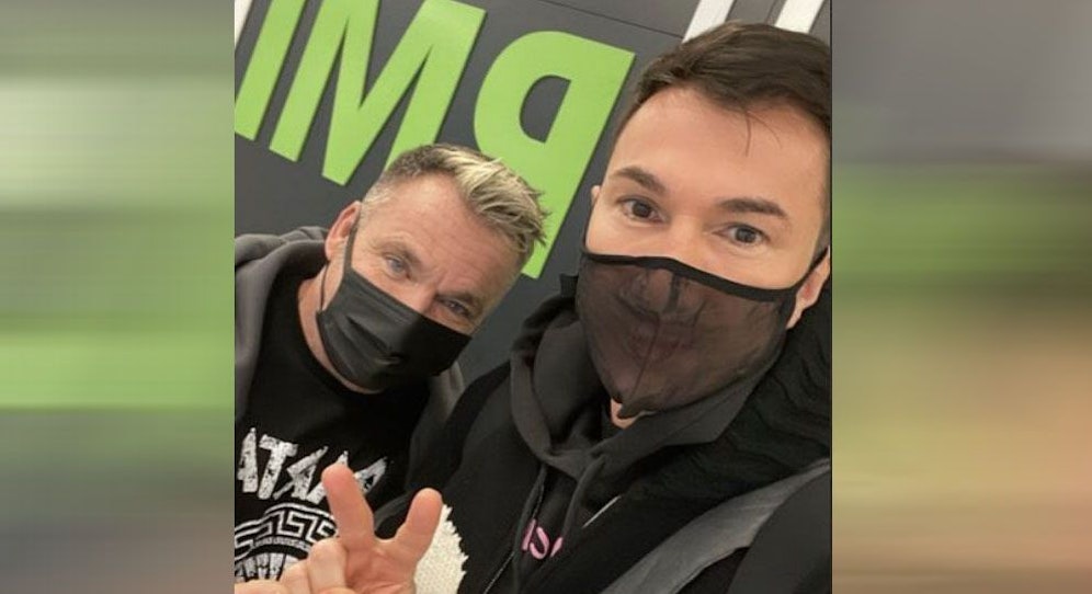 Was trägt Lucas Cordalis (Ehemann von Daniela Katzenberger) hier für eine Maske?