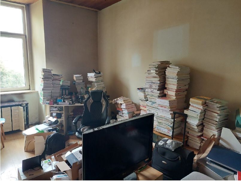 Ein Teil der sichergestellten Bücher.
