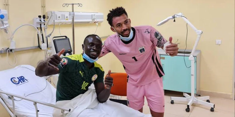 Sadio Mane grüßt aus dem Spital