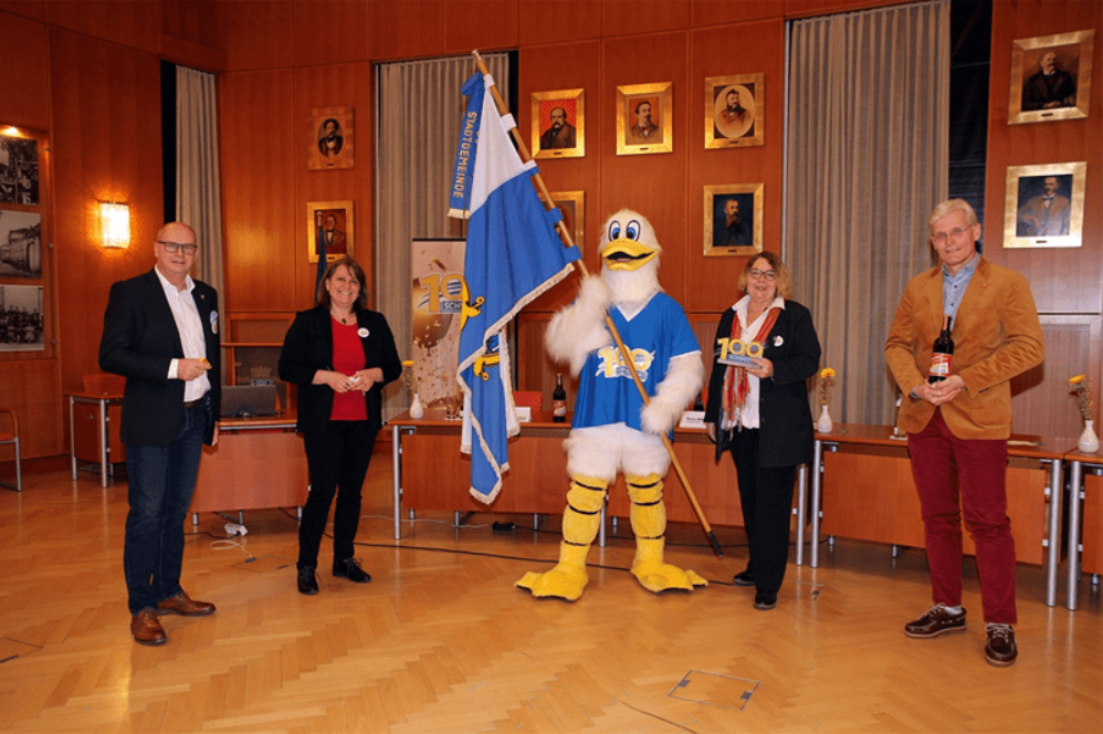 Enten-Maskottchen, Bürgermeisterin Baier und Braumeister Urban.