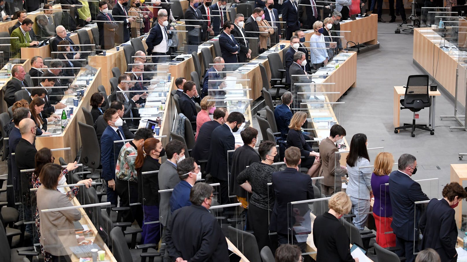 Ein Blick in die Reihen der Abgeordneten bei einer Abstimmung im Nationalrat