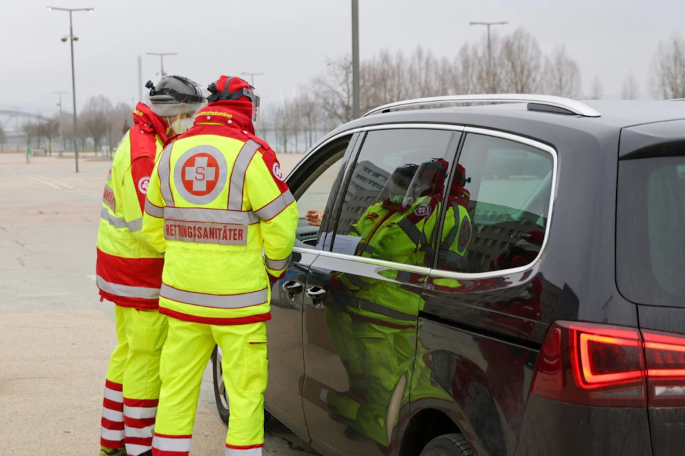 In Urfahr gibt es ein Drive-In für Testungen. Die positiven Ergebnisse schießen derzeit in OÖ nach oben.