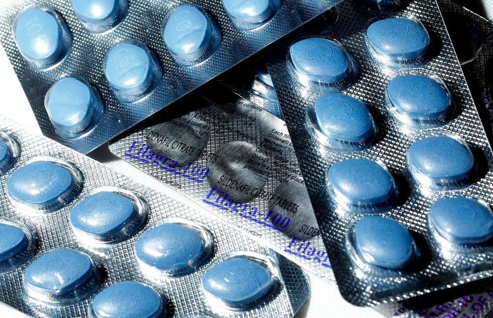 Blau und rauteförmig: Viagra-Tablette