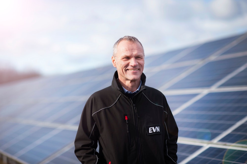 Stefan Zach von der EVN erklärt die neuen Tarife für rund 300.000 Kunden