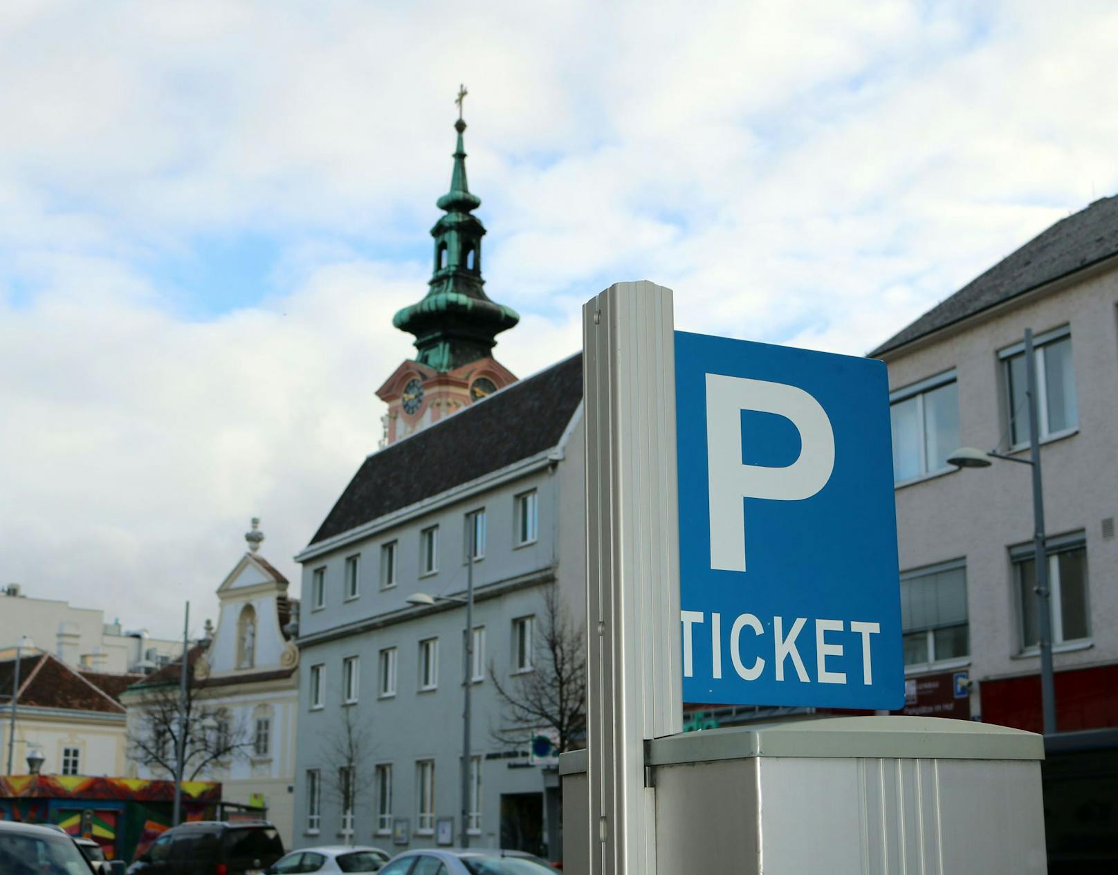 Parken wird ab 1. März für die meisten auswärtigen in Schwechat kostspielig.