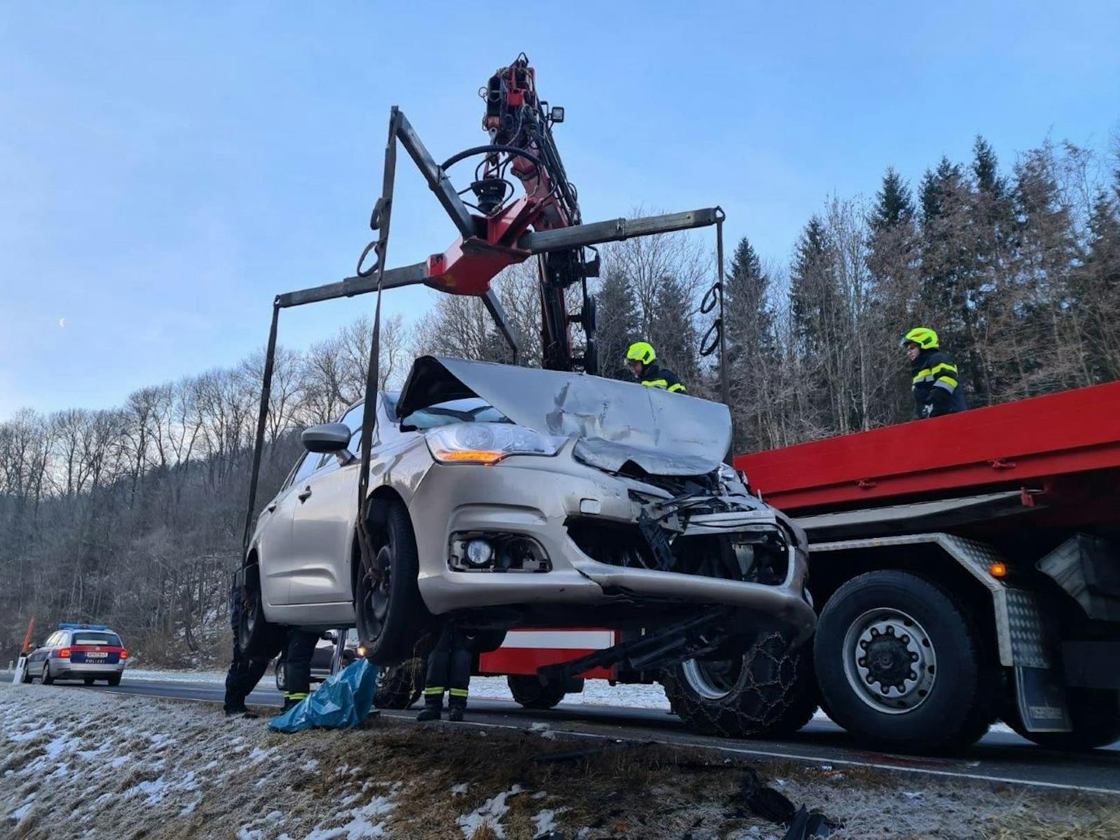 Ein Reh sorgte für einen Crash mit drei Fahrzeugen.