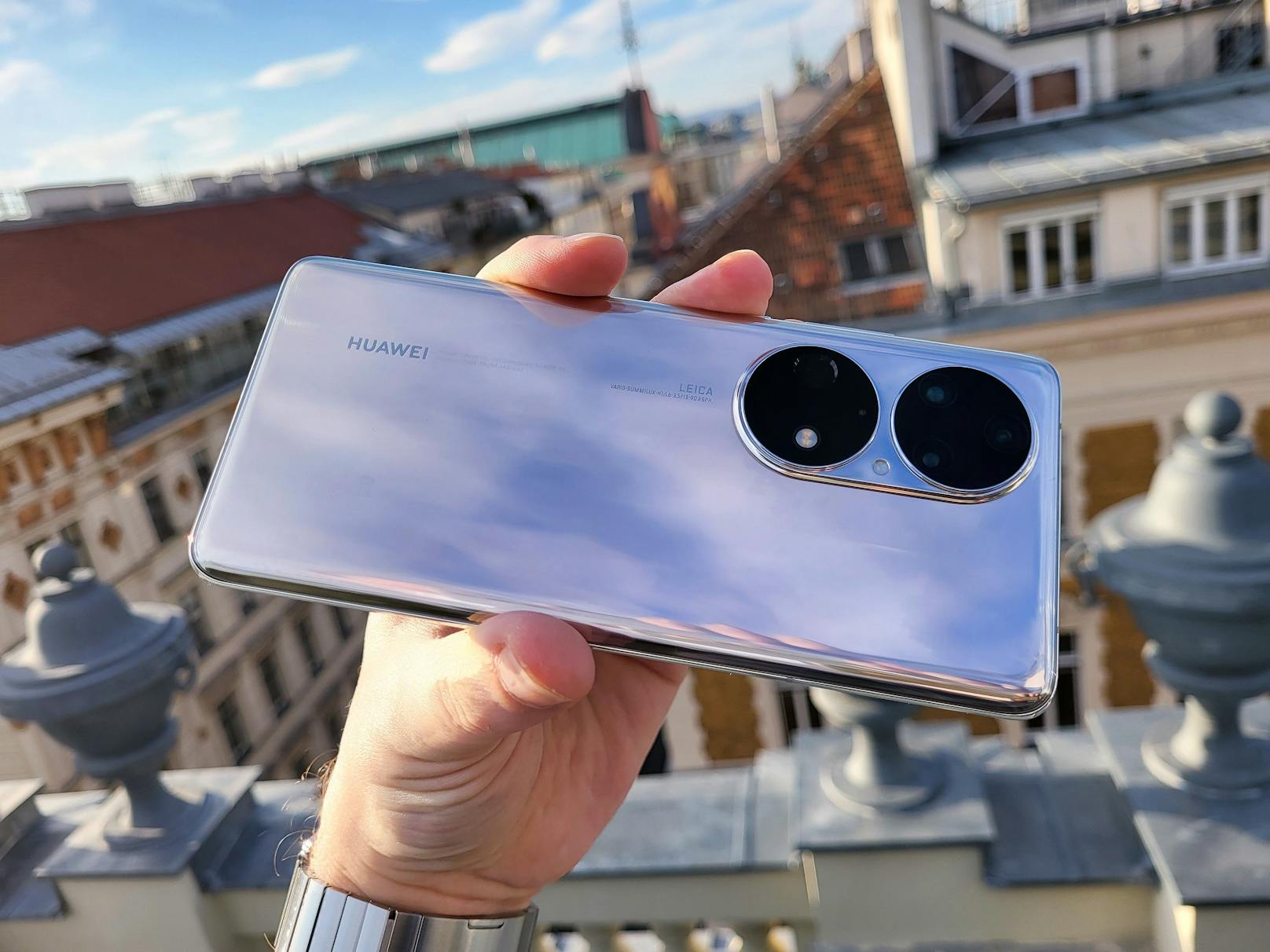 Das Huawei P50 Pro sprent vor allem mit seiner Kamera die Skala dessen, was bisher mit Smartphone-Fotografie möglich war.