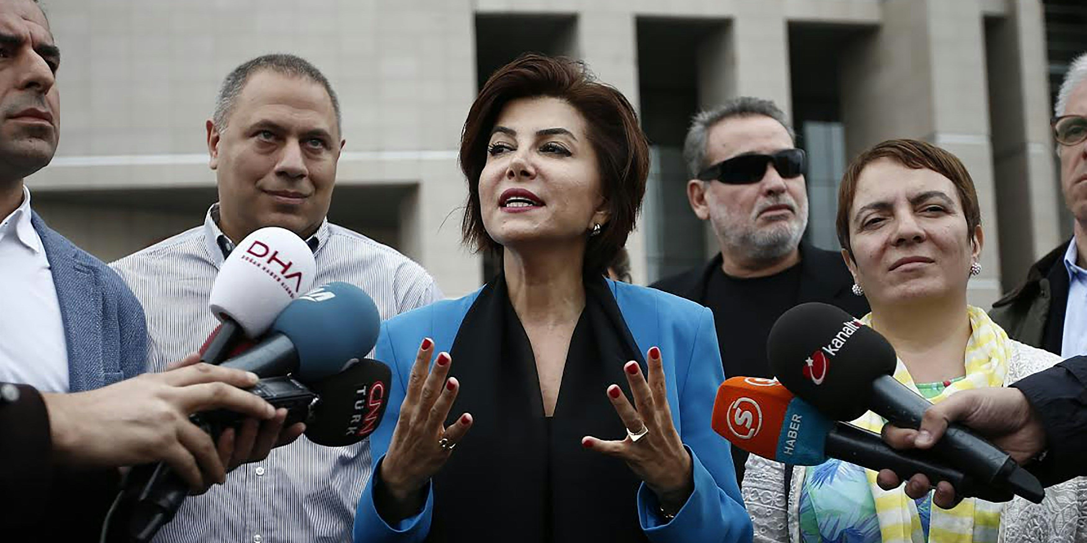 Die Journalistin Sedef Kabas kritisierte Präsident Erdogan live im Fernsehen. Jetzt sitzt sie in Untersuchungshaft. (Archivbild 2015)