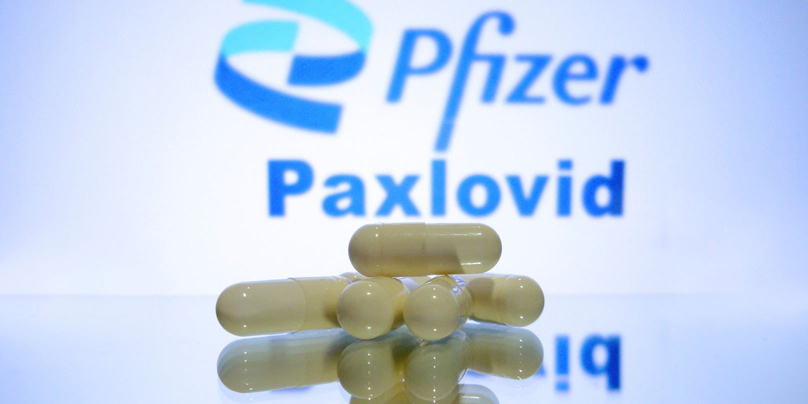Das Medikament von Pfizer gilt als höchst wirksam und soll schwere Covid-Verläufe mit Krankenhauseinweisungen verhindern.