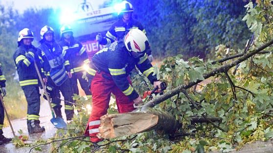 Die Feuerwehr ist für den Sturm gerüstet.