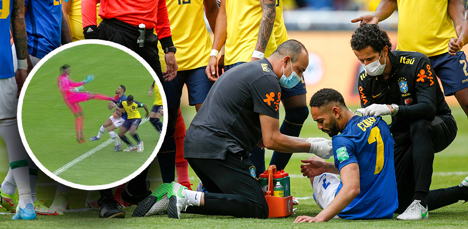 Keeper Alexander Dominguez streckt Matheus Cunha nieder. 