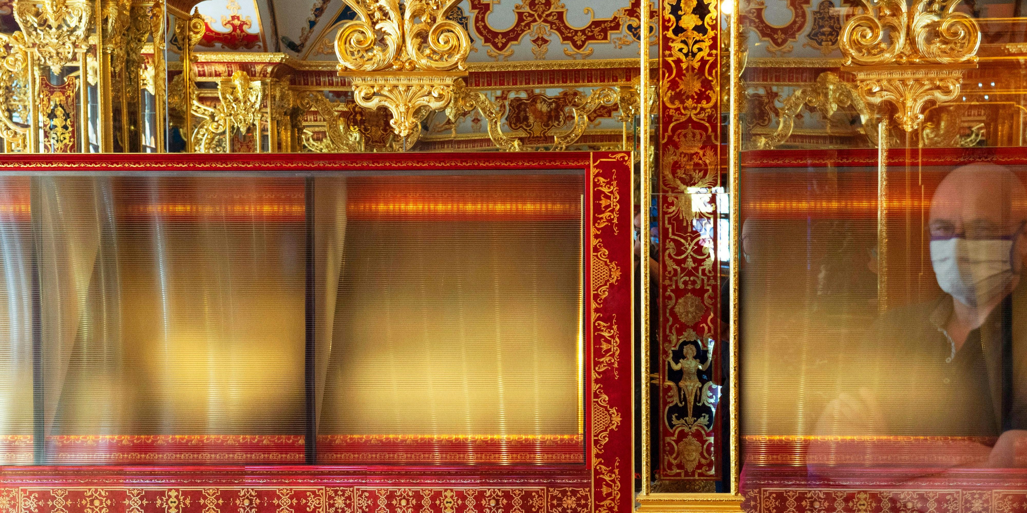 Die Täter plünderten die prunkvollen Hallen des Grünen Gewölbe. Dabei erbeuteten sie Juwelen im Wert von 113 Millionen Euro. (Archivbild)