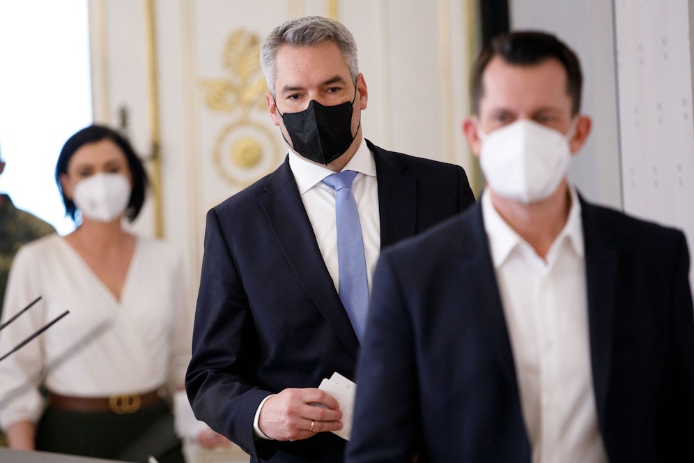 Nehammer, Köstinger und Mückstein verkündeten am Samstag neue Corona-Regeln.