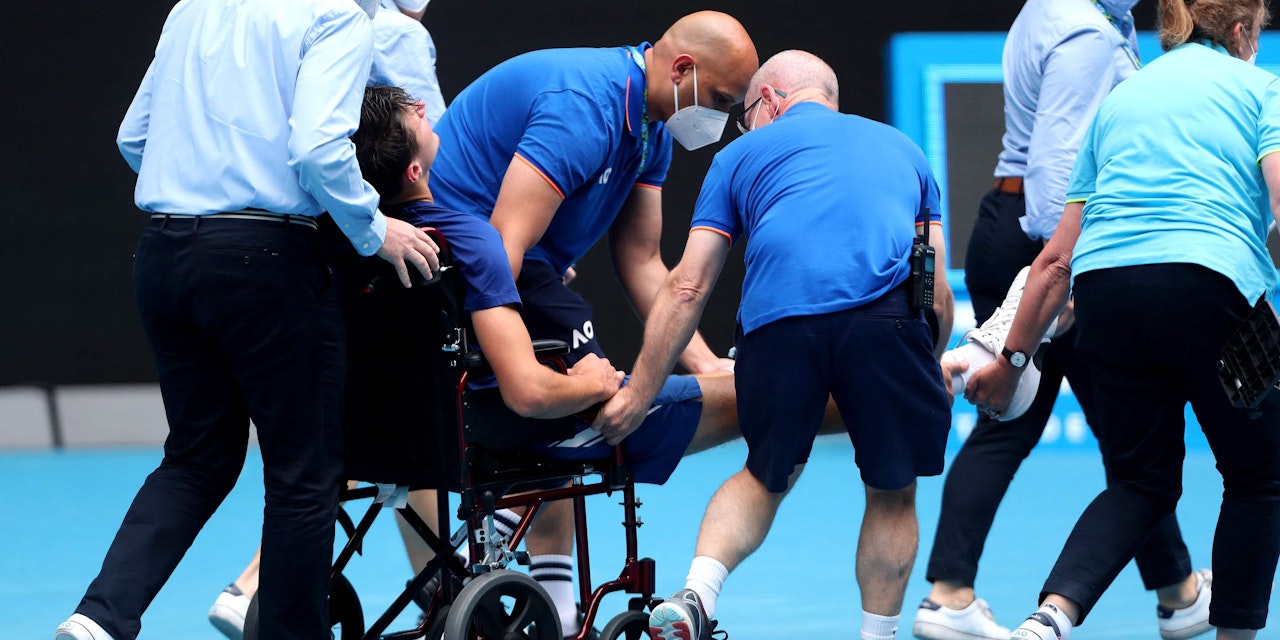 Sportmix Spieler landet nach AustralianOpenFinale im Rollstuhl