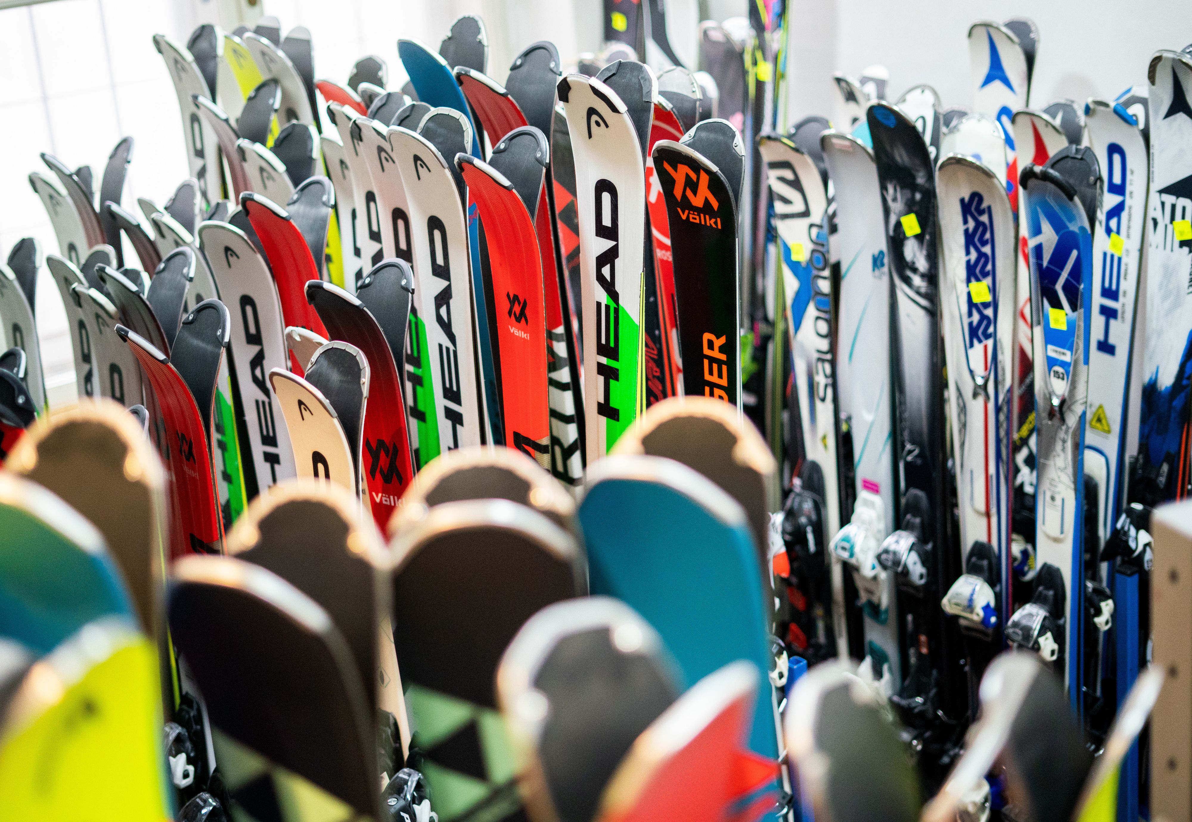 Wenn ein Ski zur Waffe wird – in Schladming hat ein betrunkener Mann Hotelgäste und Polizisten mit einem Ski bedroht.