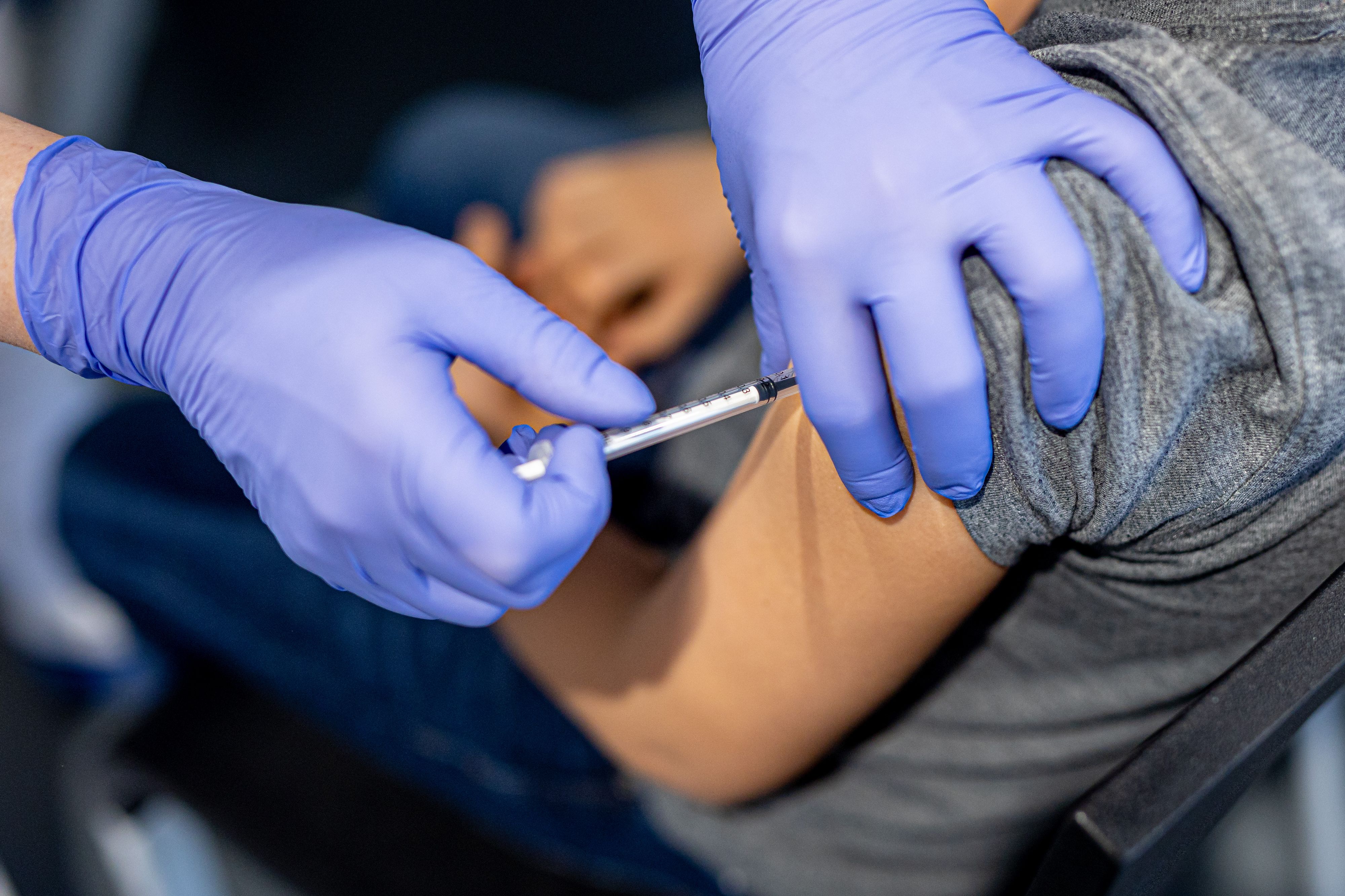 Mehr als 60.000 Menschen haben sich in OÖ noch nicht den dritten Stich geholt.