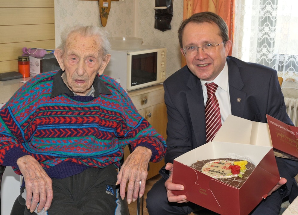 Franz Wielander mit Bürgermeister Matthias Stadler.