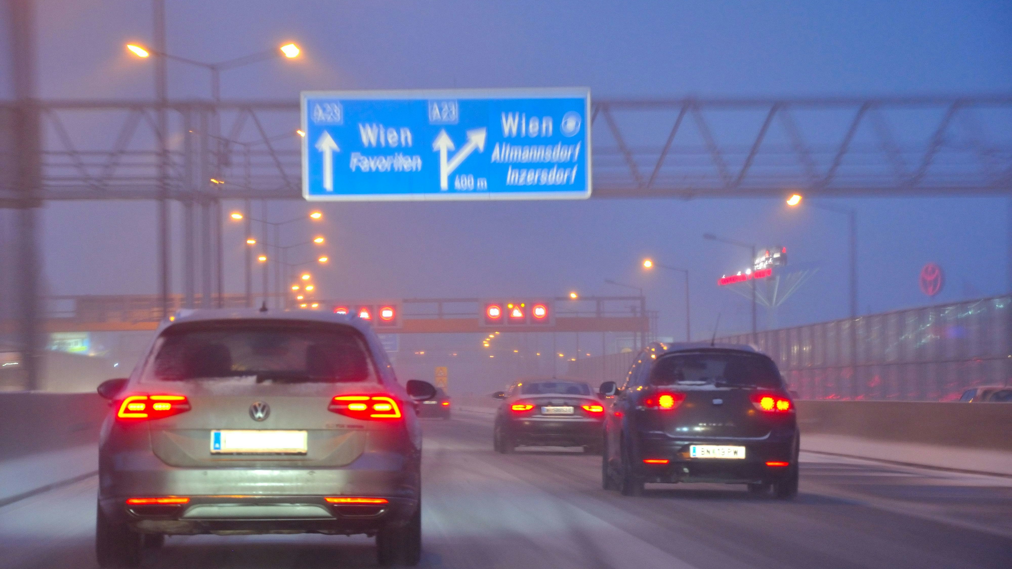 Bei Autobahn-Benützung fällt Maut in Form der Vignette an. (Symbolbild)