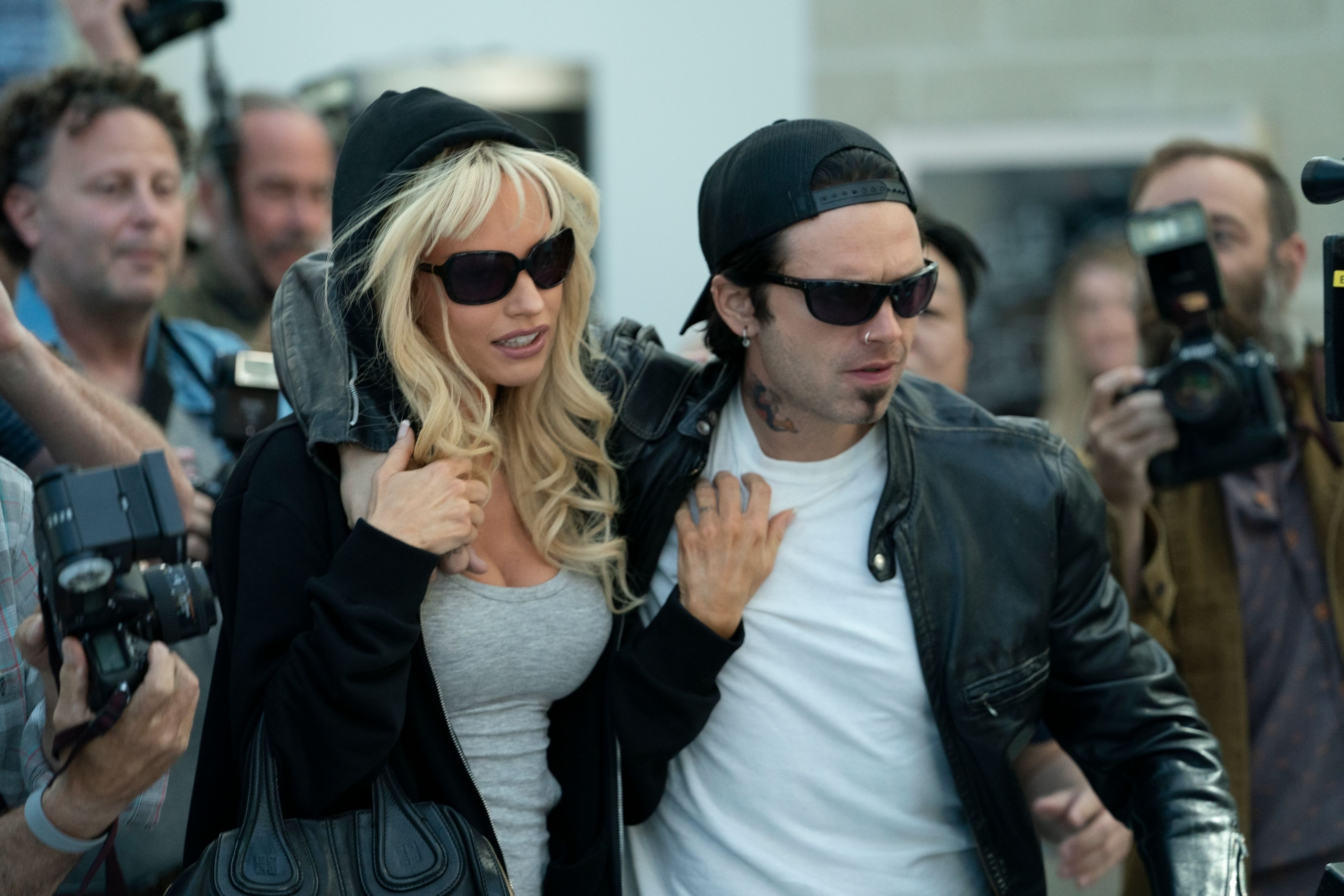 Pam and Tommy heißt die neue Disney+ Show über Pamela Anderson und Tommy Lee.