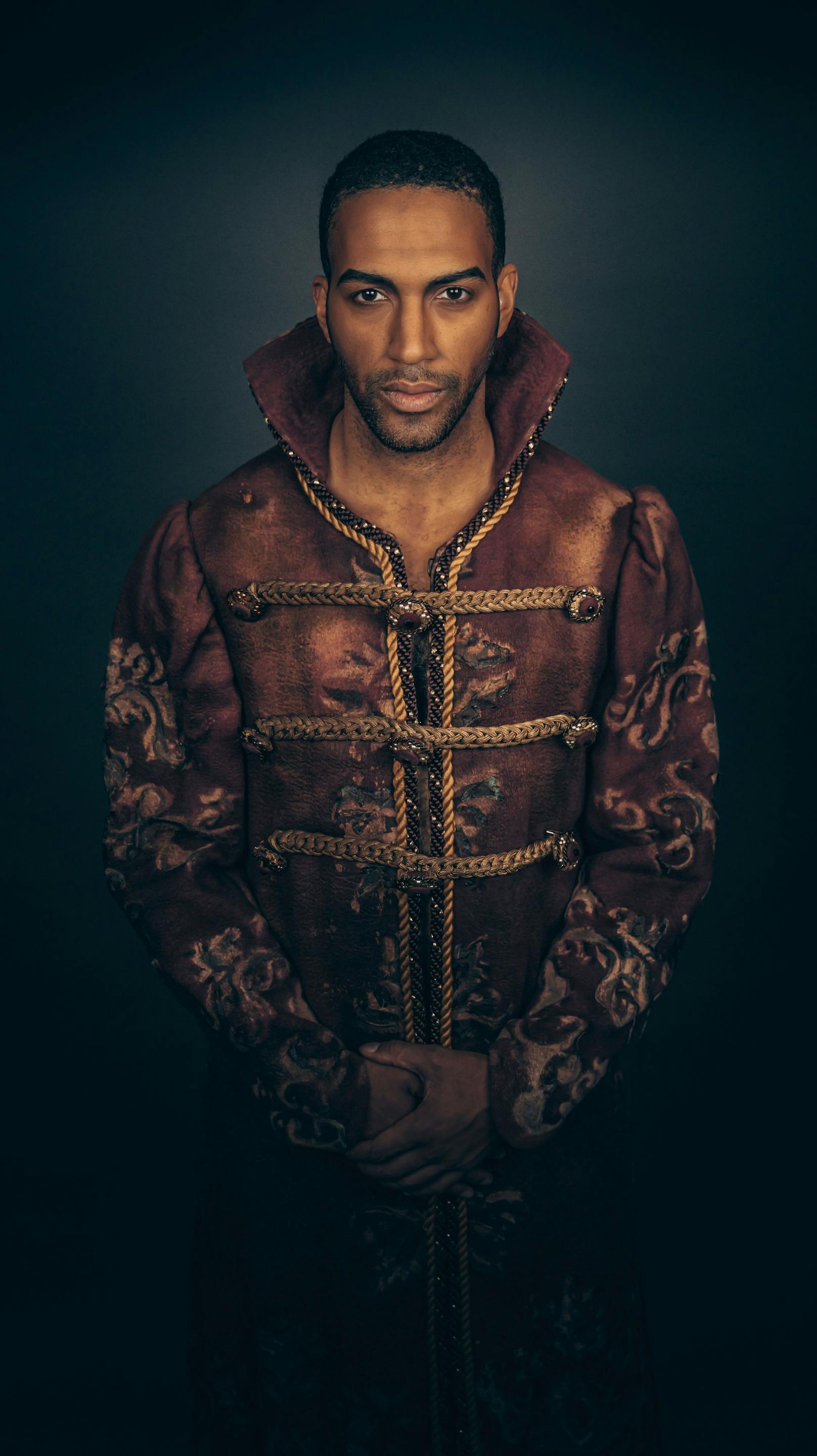 Für das Musical Dracula schlüpft Cesár Sampson in die Rolle des Vampirs.