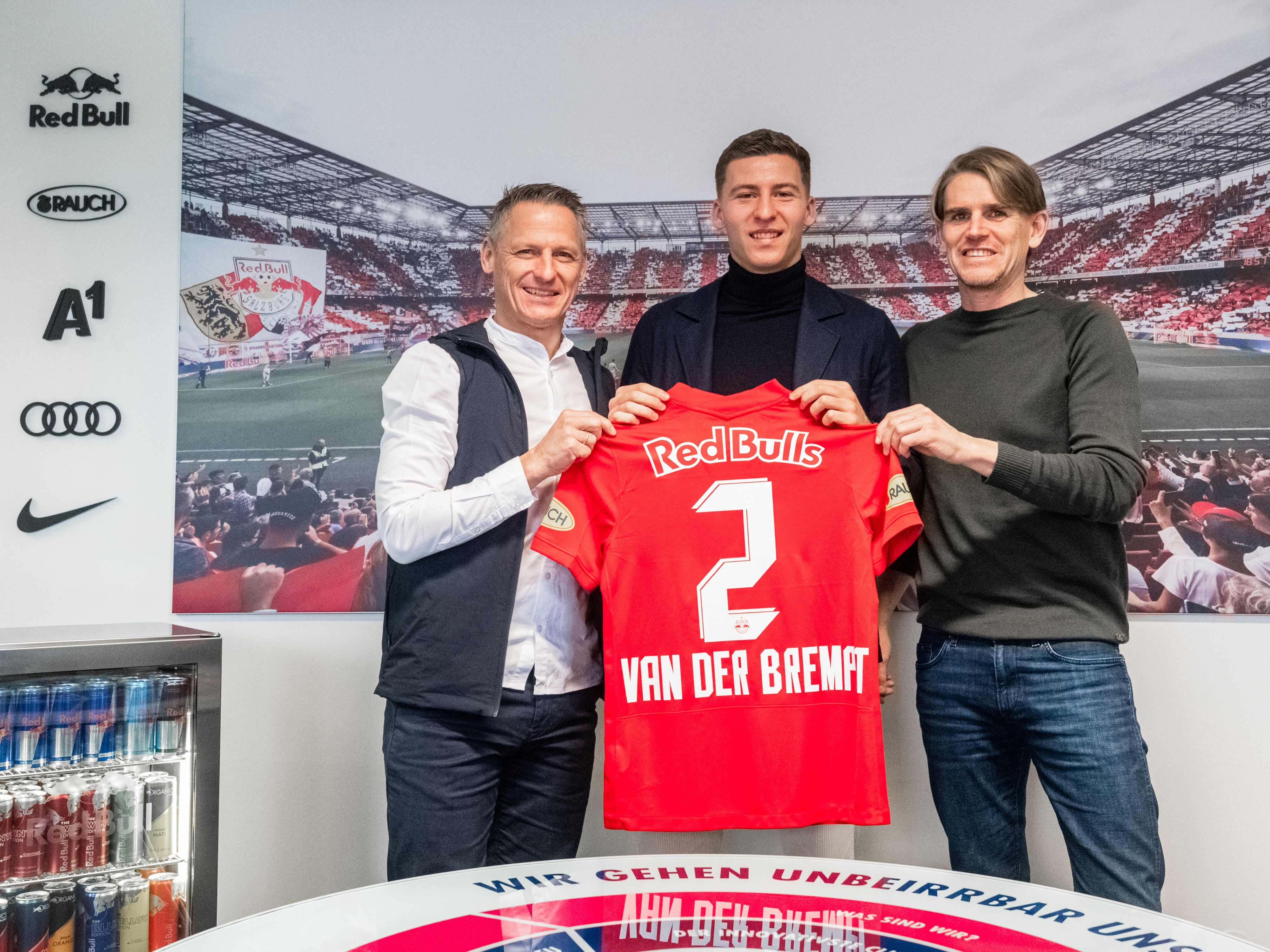 Ignace Van der Brempt mit Stephan Reiter (l.) und Christoph Freund