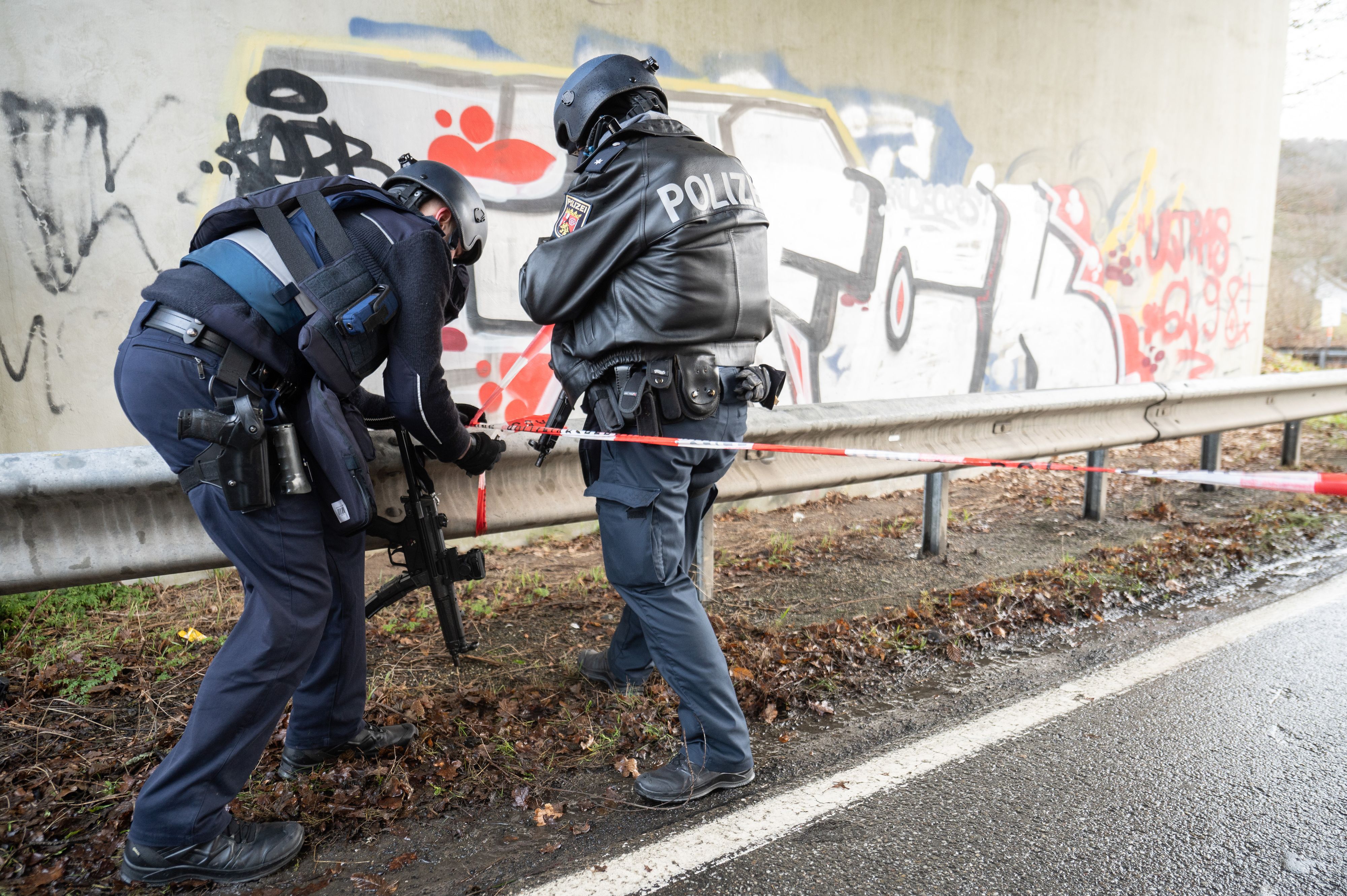 Polizisten Erschossen – "Tat Erinnert An Hinrichtung!" | Heute.at