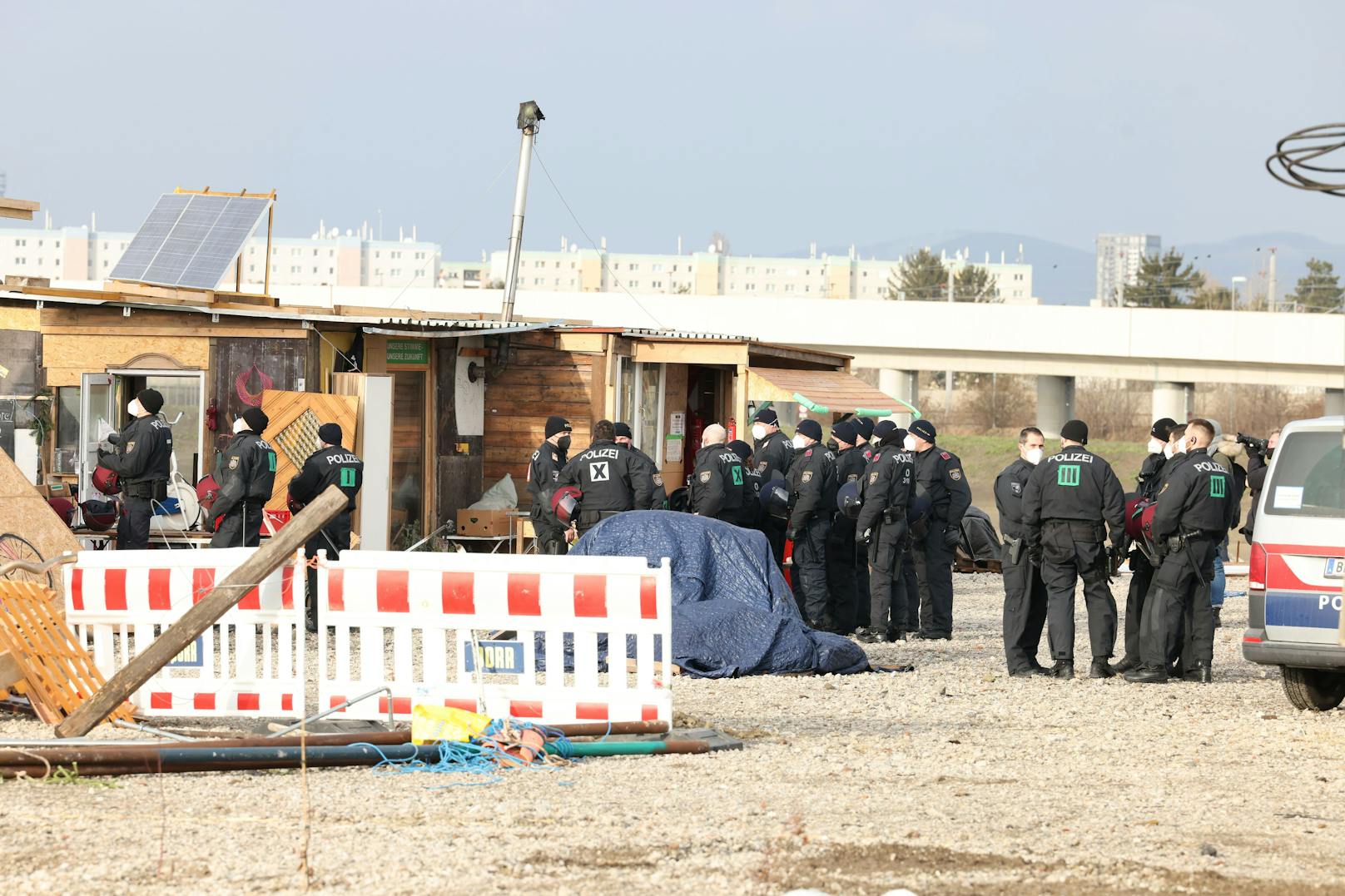 Polizei löst Klima-Camp in Wien-Donaustadt auf