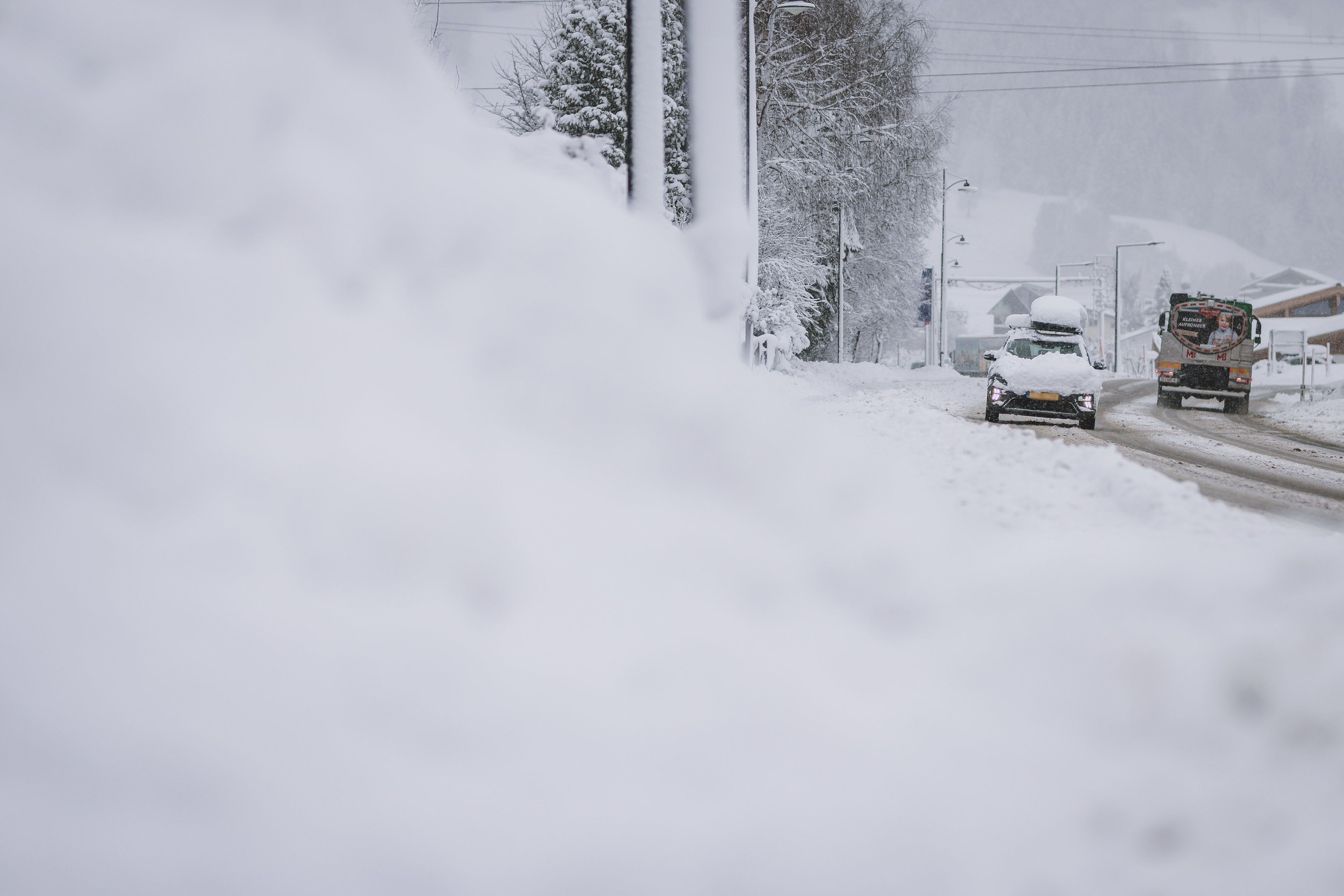 Der Schnee gibt sich einfach nicht geschlagen.