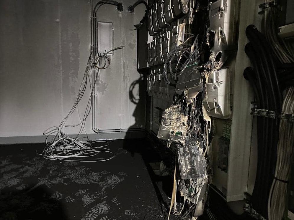 Im Technikraum einer Wohnhausanlage kam es zu einem Brand.