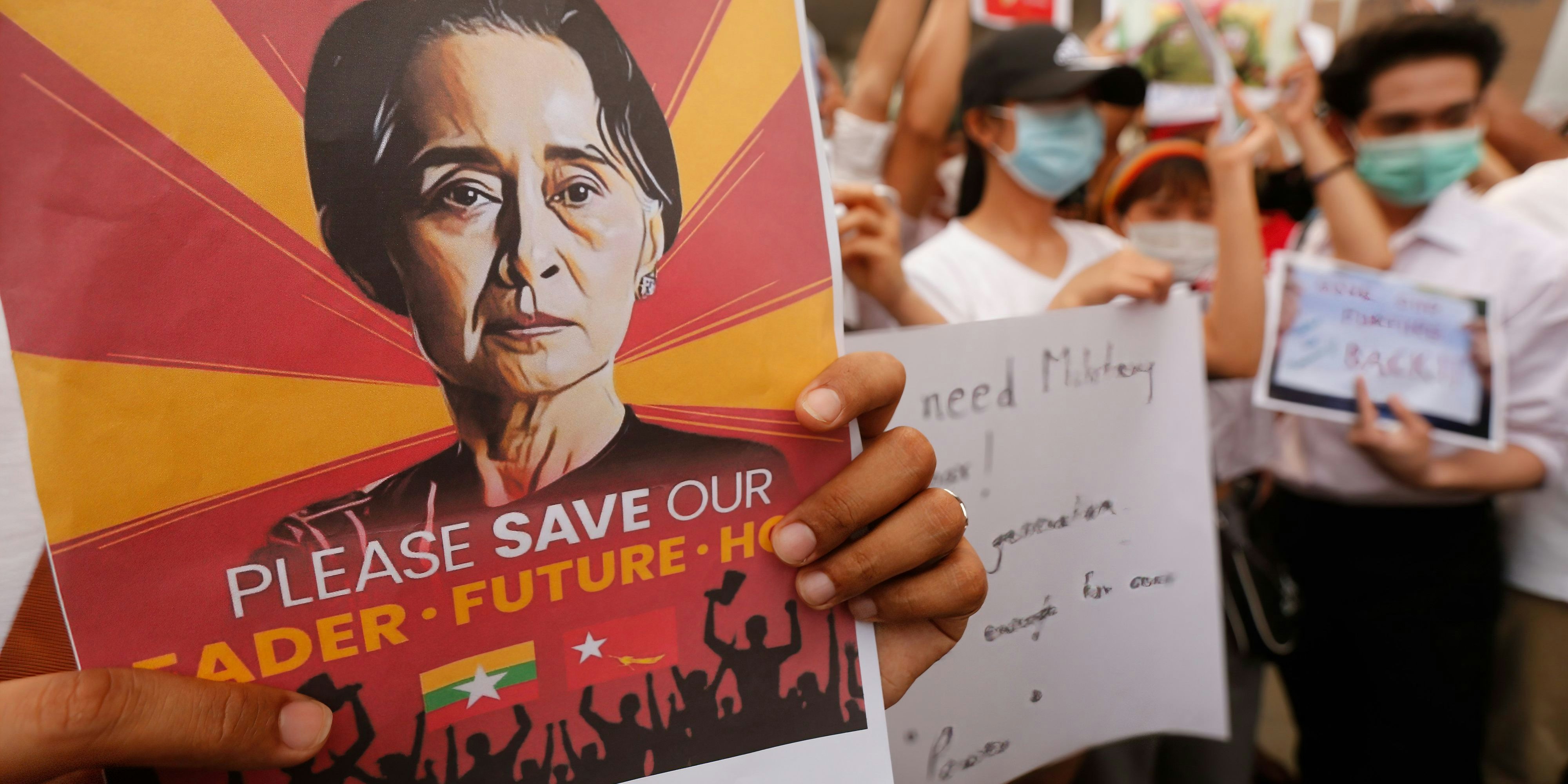 Vor einem Jahr wurde die demokratisch gewählte Regierungschefin Aung San Suu Kyi vom Militär entmachtet.