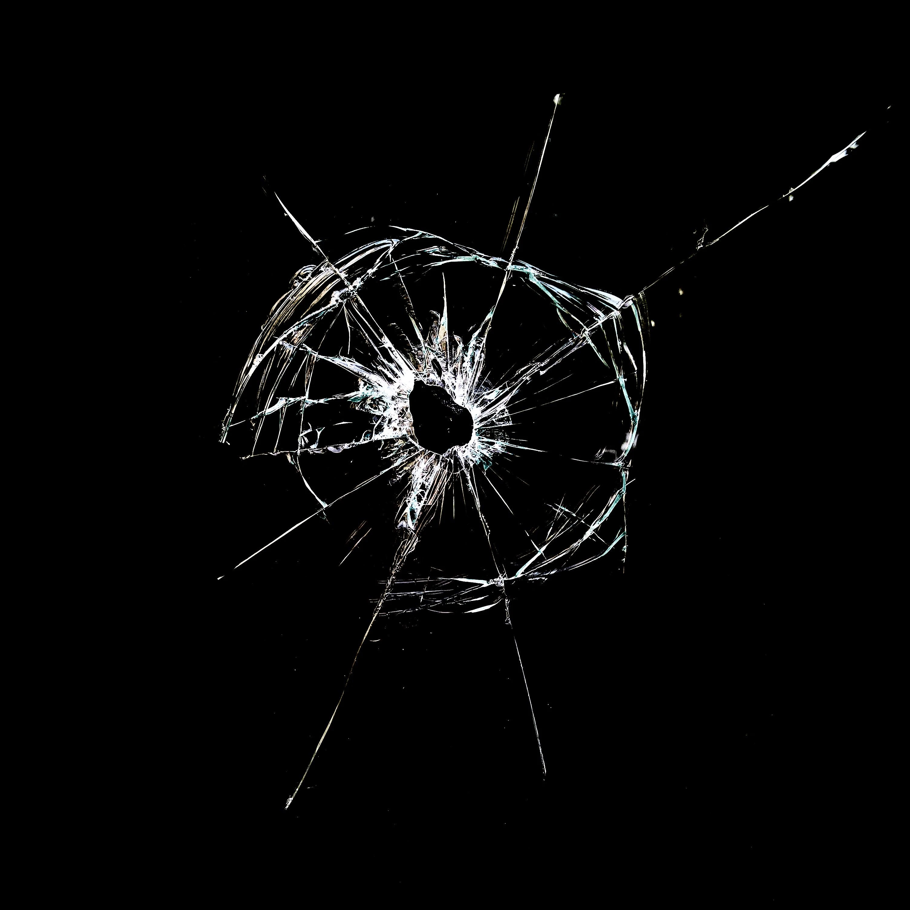 Bereits zum zweiten Mal schossen Unbekannte auf das Fenster des Klagenfurters. 