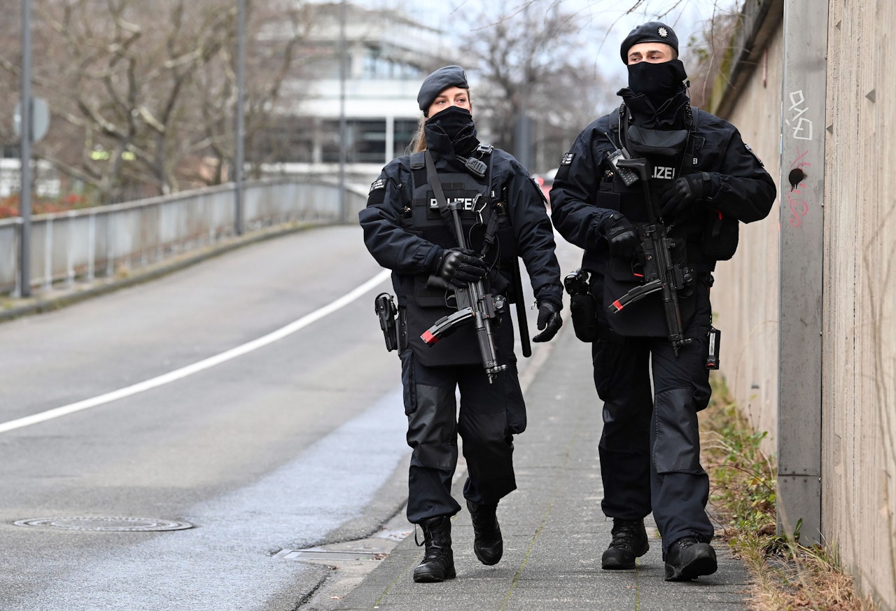Heute.at - Zwei Polizisten getötet – riesiges Waffenarsenal entdeckt
